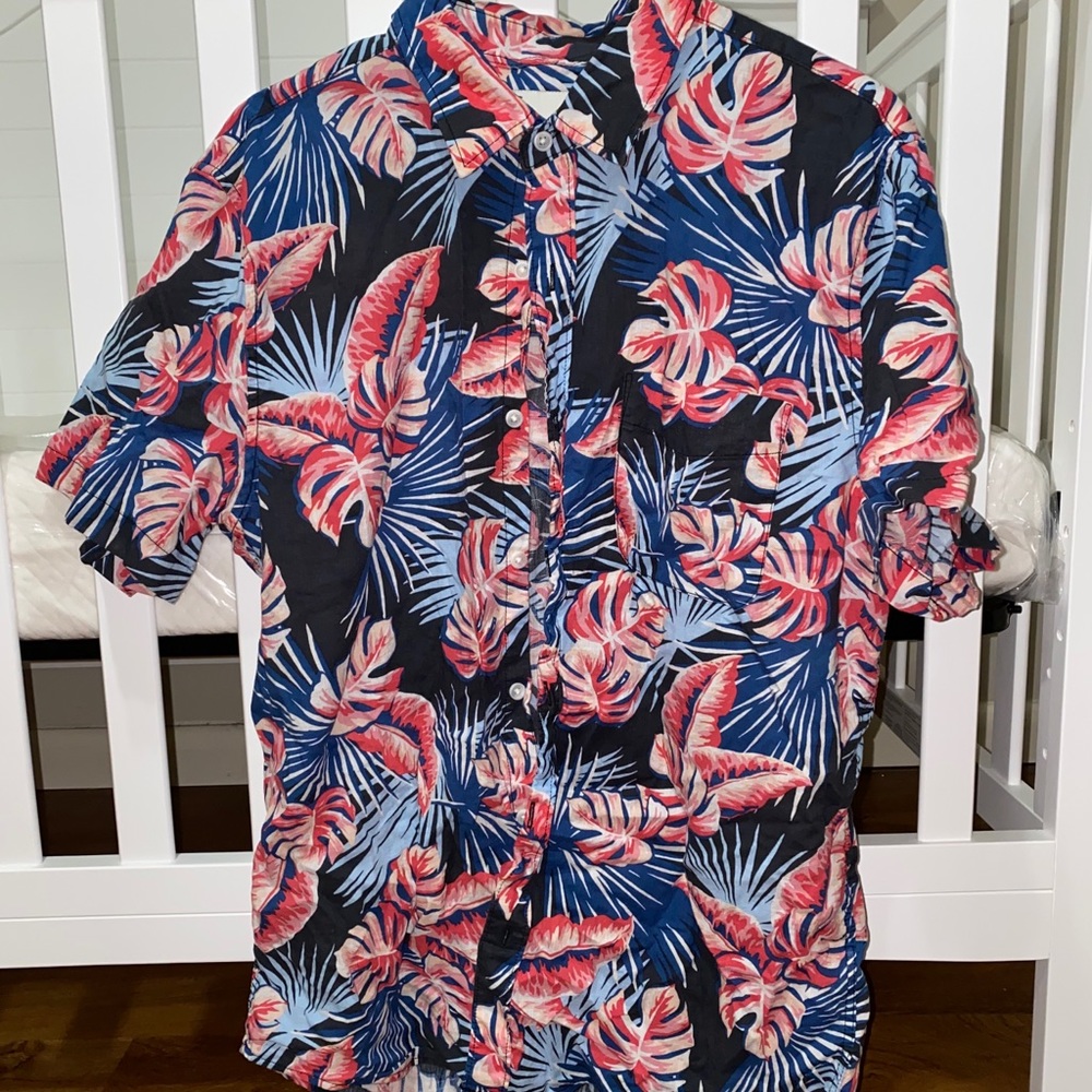 Men floral button up